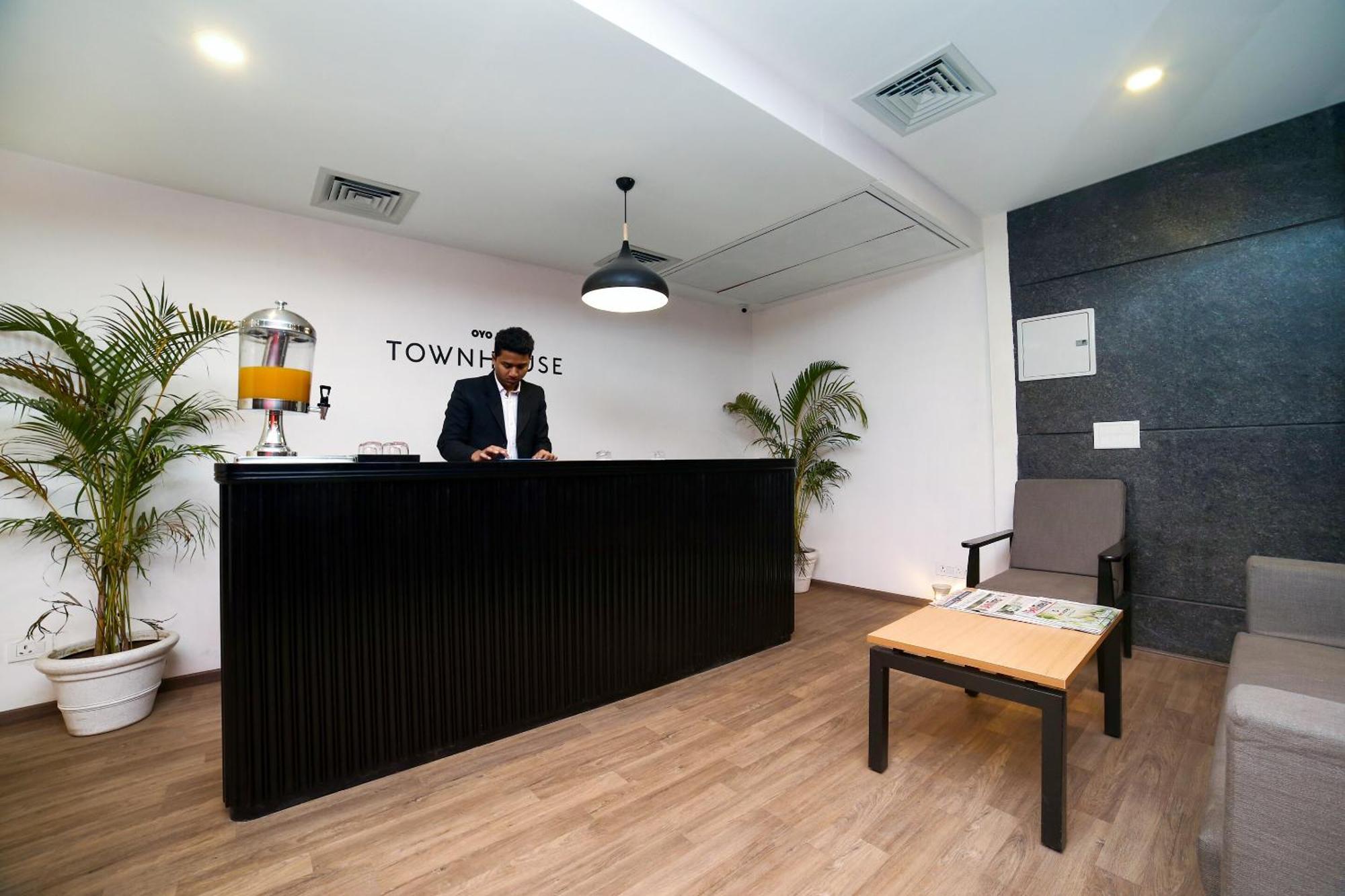 Townhouse Chattarpur Opp. Tivoli Garden Near Chhatarpur Metro Station New Delhi Exterior photo